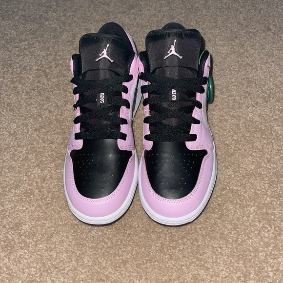 NIB Nike Jordan 1 Low Arctic Pink - Picture 3 of 3